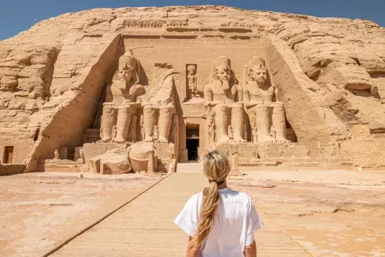 Woman travels in Egypt