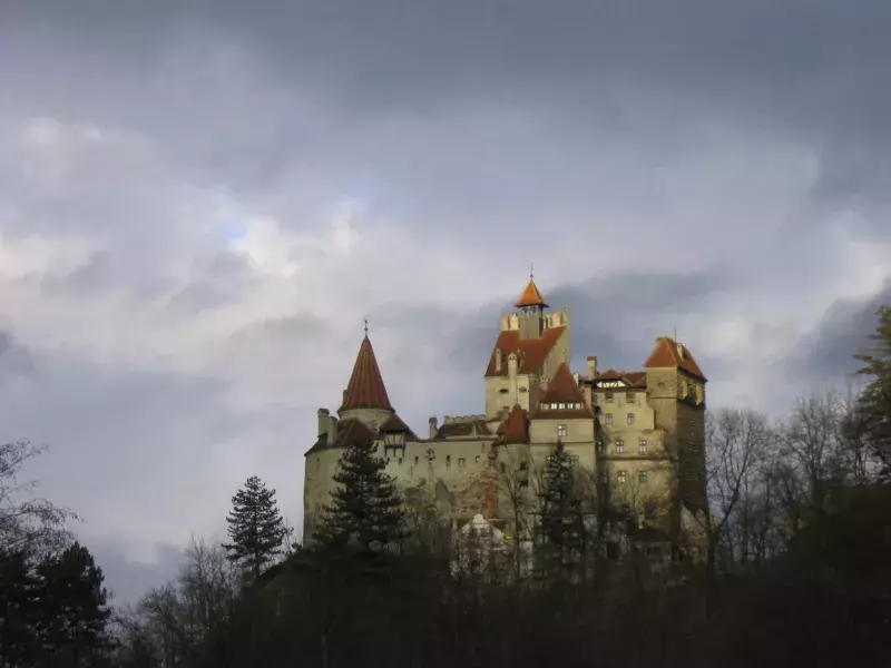 Bran castle spooky travel destinations